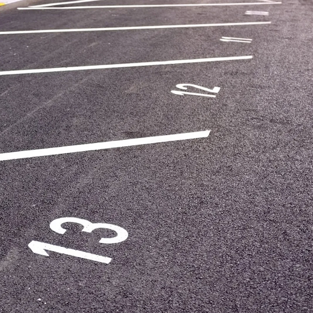 Place de stationnement sur parking fermé et surveillé. 24/7j